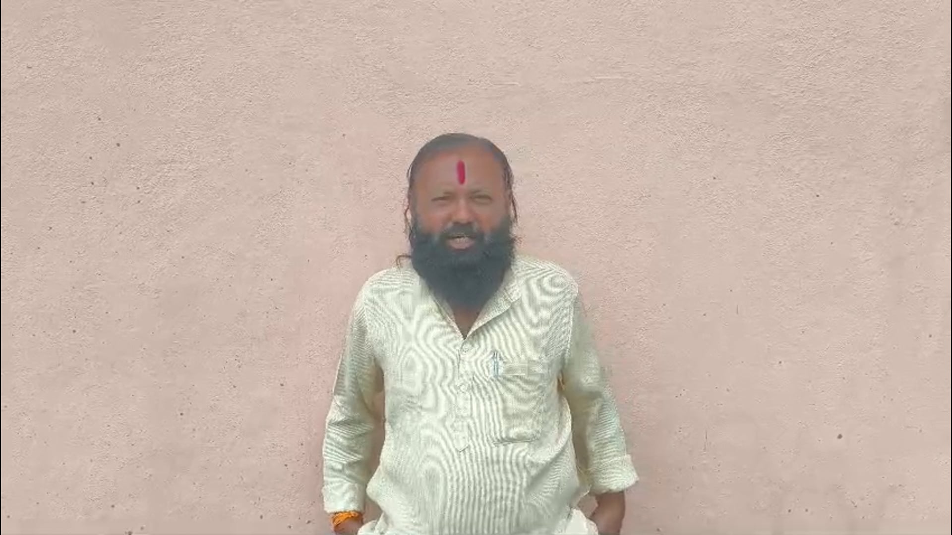 उमरगा तालुक्यातील आरटीओ नाक्यावर वाहनधारकांची आर्थिक लूट; गुंडांचा हैदोस थांबवा