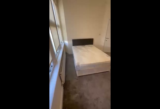 Brand New 5 Double Room's near Forest Gate Station Main Photo
