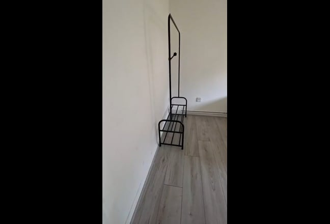 Last Double Room available in Clean & Quiet House Main Photo