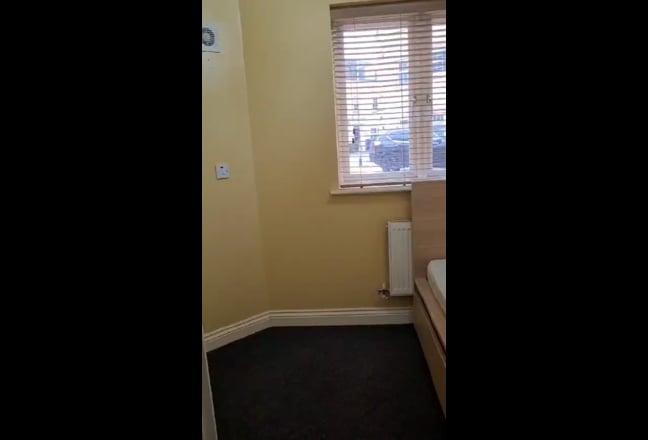 &pound;450 for Single room+own toilet+parking  Main Photo