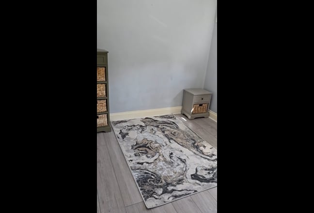 Seeking flatmate for 2-bed in quiet home Main Photo