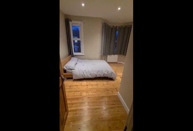En-suite Double Bedroom 12mins to London Bridge Main Photo