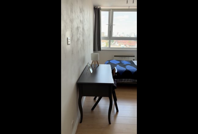 Double bed availbale in Bethnal Green  Main Photo