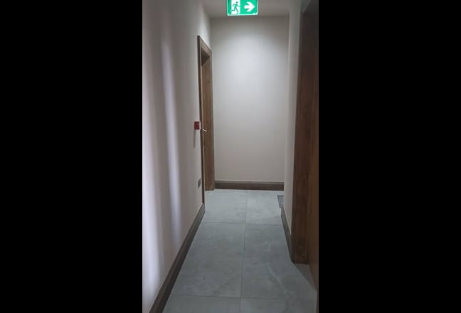 Spacious double en suite room with kitchenette Main Photo
