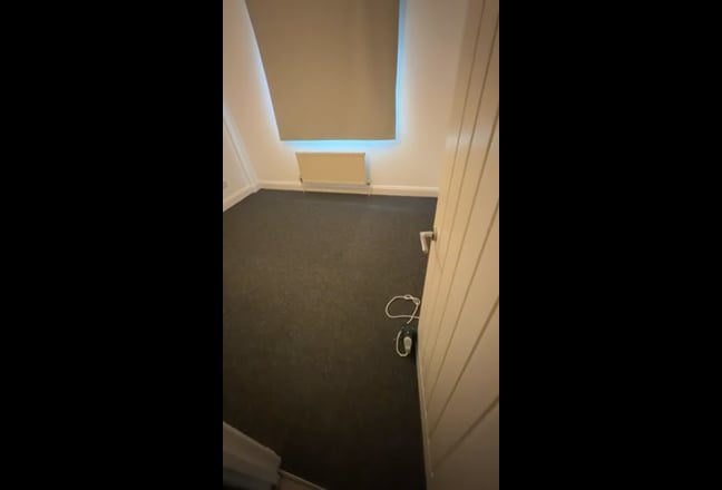 Unfurnished Room  Main Photo