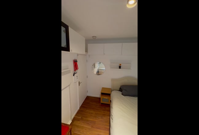 En-suite double room near station and university  Main Photo