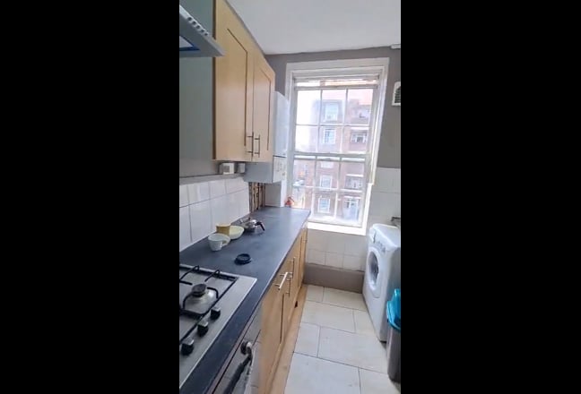 1 Large room available in Shadwell  Main Photo