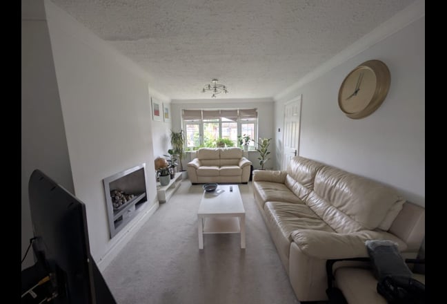 Room in Silverdale Main Photo