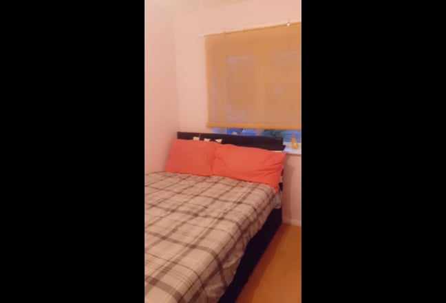 Double Room + Private Shower, Bills Included. Main Photo
