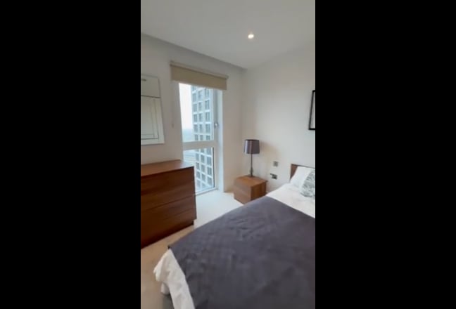 Female only: Double Room in Modern Tower  Main Photo