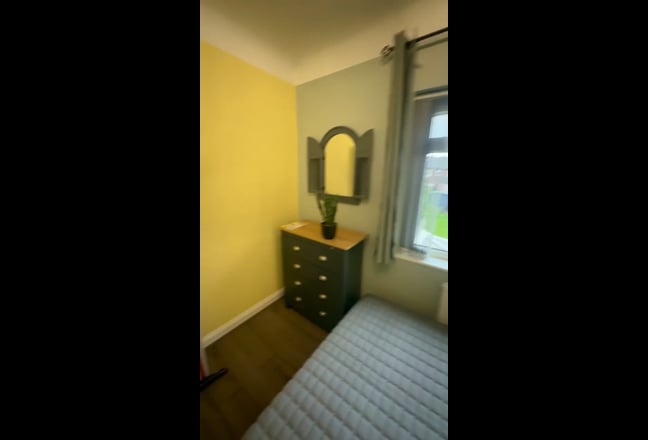 10 Mins Walk to  Broadgreen Station  Main Photo