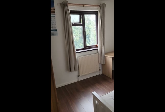 Room available 675 Main Photo
