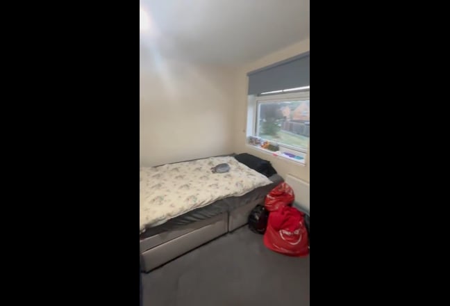 1 large double (single let)room to let  Main Photo