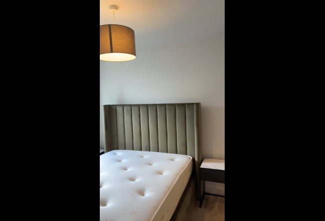 Luxury Ensuite Room – Angel Gardens, City Centre Main Photo