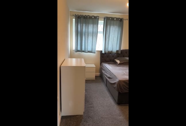 Double bedroom for rent Main Photo