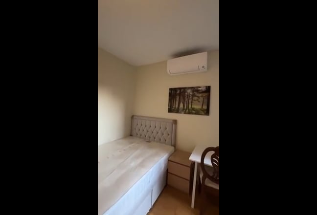 Beautiful house - Large Ensuite Double Room Main Photo
