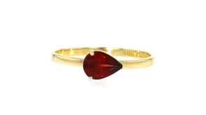 .80 Carat Pear-Shaped Garnet Ring in 10kt Yellow Gold
