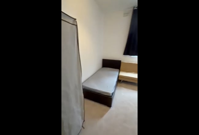 Brand New Ensuite Studio Room Main Photo