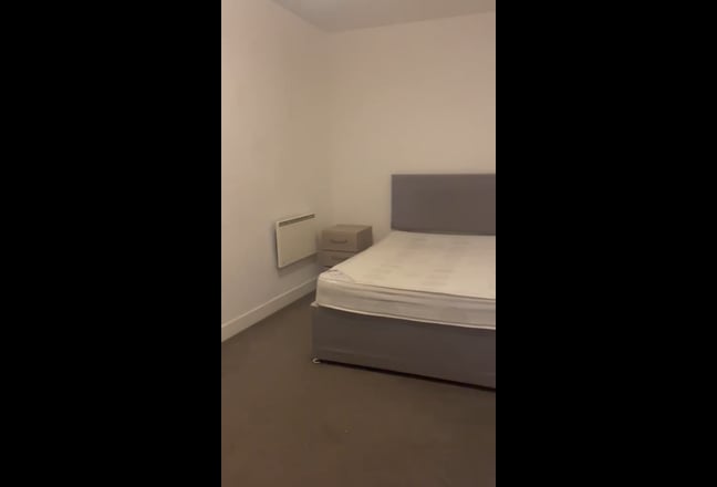 A double room in a 2 bedroom apartment  Main Photo