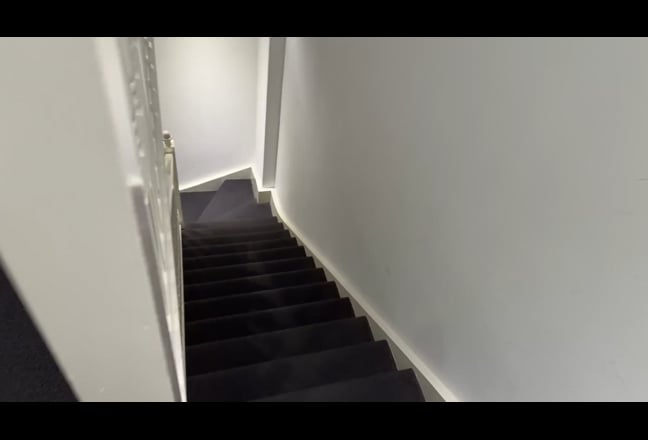 Student friendly whole 2 bed next to tube station Main Photo