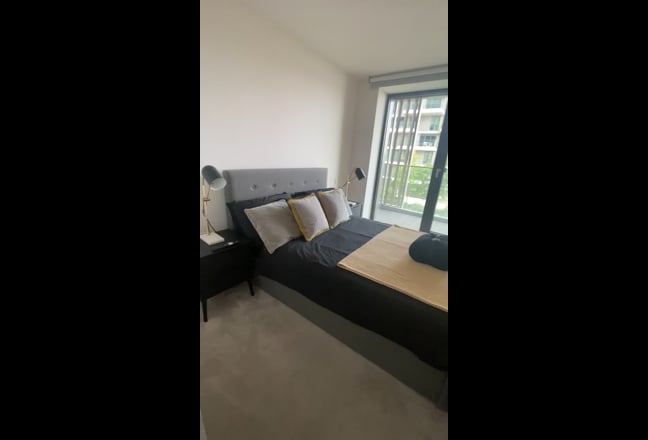 Luxury  2 bedroom Flat River Views Docklands Main Photo