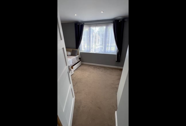 A Furnished Large Double Room Available Main Photo