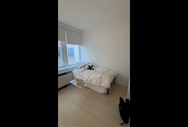 Looking for a female roommate to sign a 12month  Main Photo
