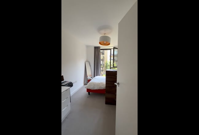 Double Bed Room in Stratford Flat E15 Main Photo