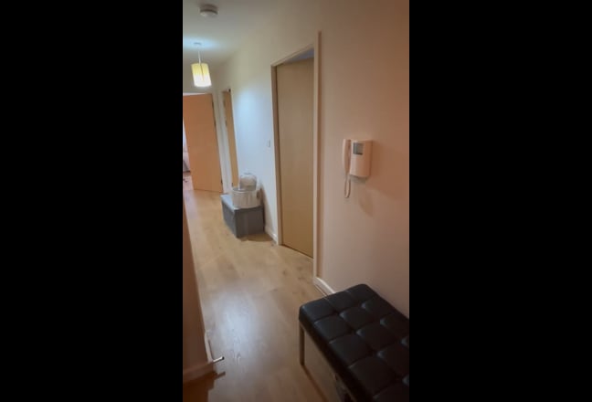 Double room available in Parsons Green  Main Photo