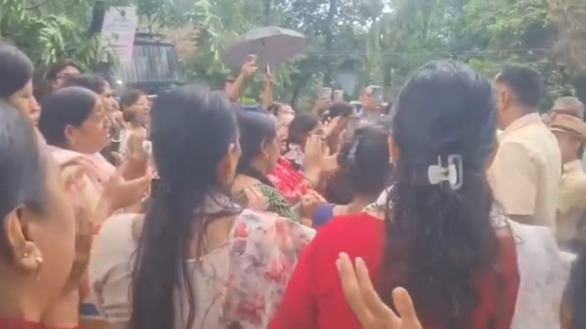सी बी आई कार्यालय पर महिला मोर्चा की दहाड़! अंकिता भंडारी को न्याय दिलाने पहुंची महिलाएं!