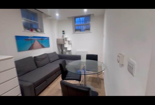 Gated 1 bedroom apartment  Main Photo