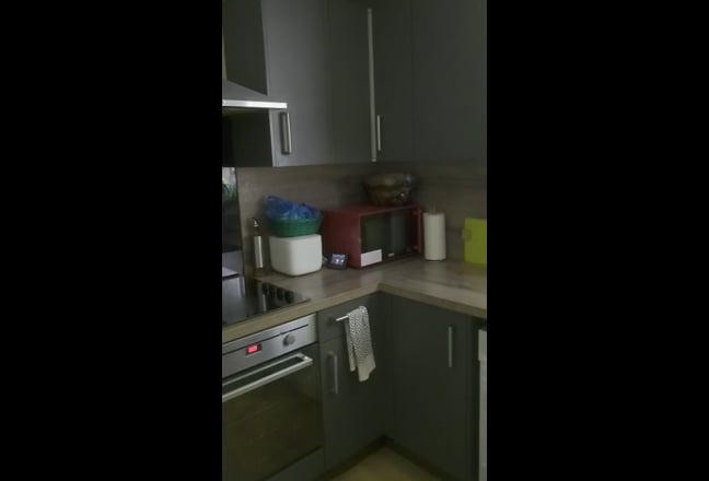 Small Double Room In Poplar - Quiet Household Main Photo