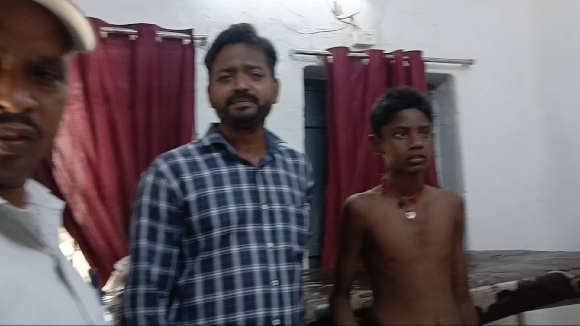 स्कूल जाते समय 13 वर्षीय छात्रा को पागल कुत्ते ने काटा, पीएचसी में हुआ इलाज
