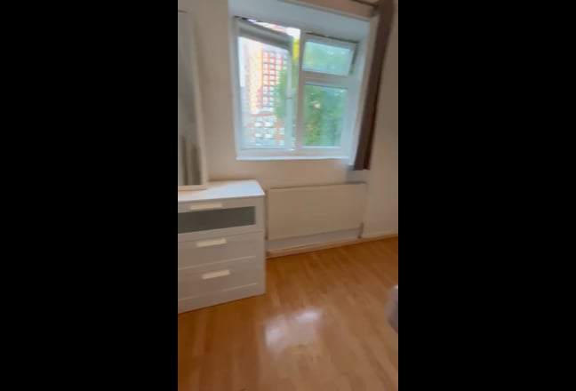 Vauxhall SW8 Nine Elms Double room bills inc!  Main Photo