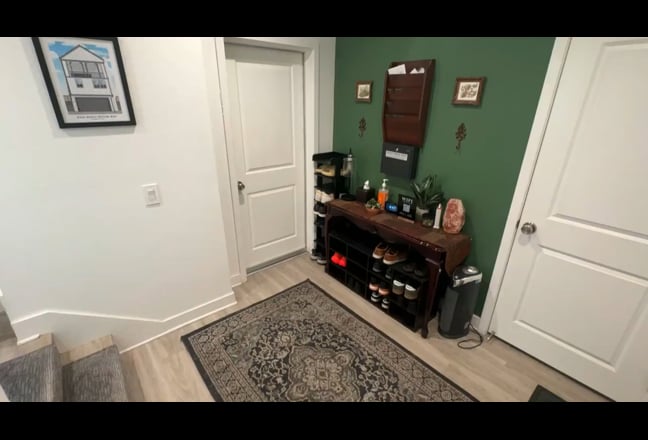 Room in Large House, Soundproofing & Temp Cntrl! Main Photo