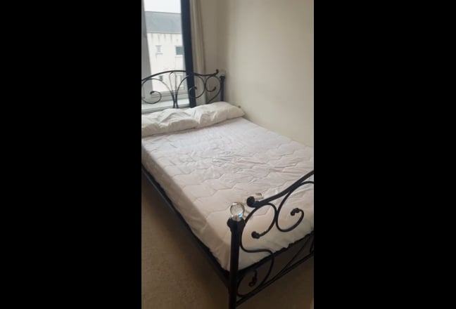 Spare room to rent Main Photo
