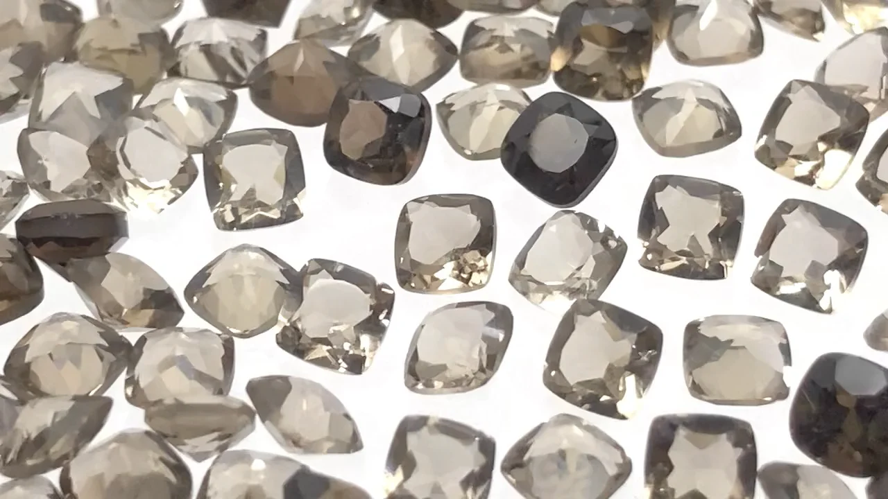 宝石質スモーキークォーツ AAA ルース スクエアファセットカット4×4mm