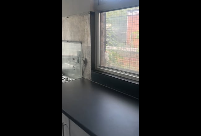Spacious Double Room | Great Location | M14  Main Photo