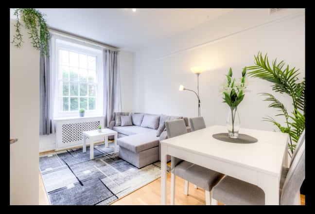 Double Room for Rent in Prestigious Location Main Photo