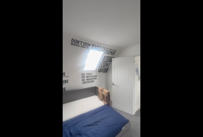 Female preferred: large double own bathroom -&pound;695 PCM
 Main Photo