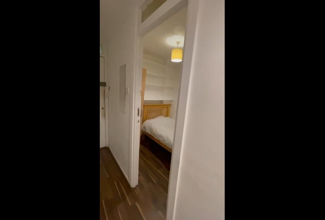 1 x small box room opposite Stepney Green Station  Main Photo
