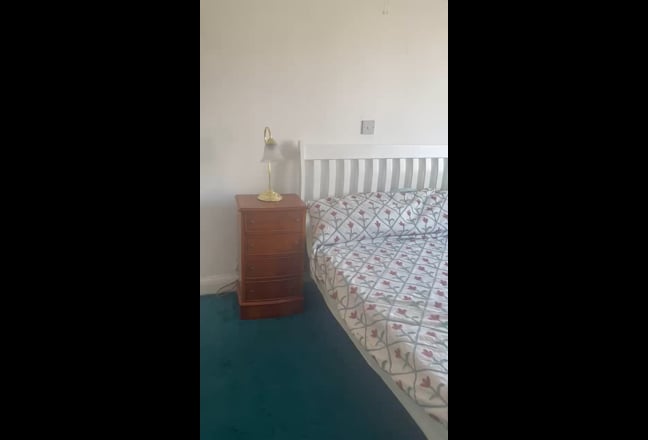 Flat - Bedroom with private kitchen and bathroom Main Photo