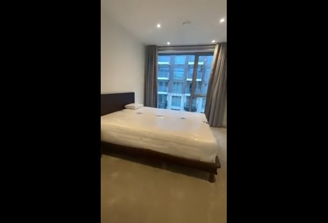 Ensuite Double Room in modern Battersea complex Main Photo