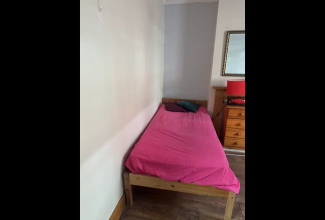 Double room 2 let in terraced house all bills inc. Main Photo