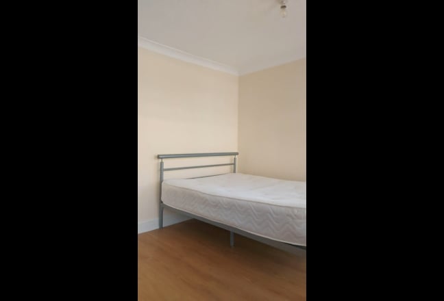Bright & Cheerful Studio Flat – Brixton Zone 2 Main Photo
