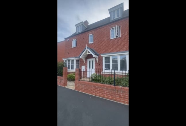 Luxurious penthouse suite in Cranfield  Main Photo