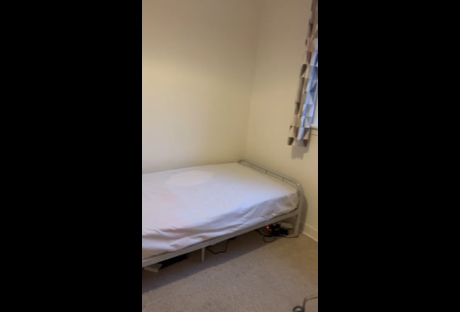 Single Bed Room  Main Photo