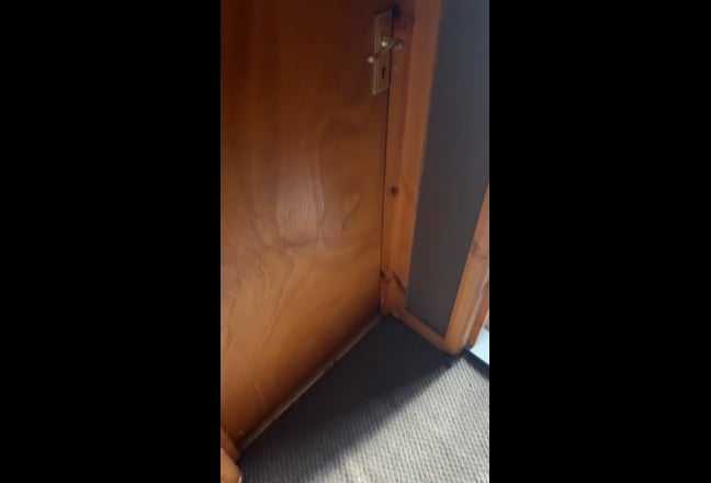 Large Double Room with Private Toilet – IG11 Main Photo