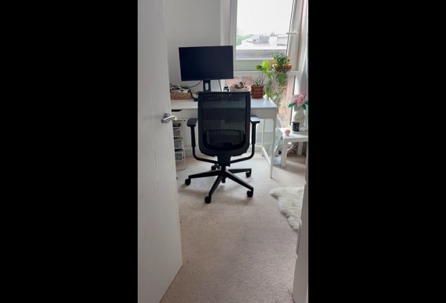 Room available in lovely 3-bed flat, Canada Water Main Photo