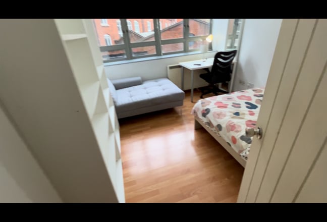Fully Furnished Room for Rent - Lawrence  Main Photo